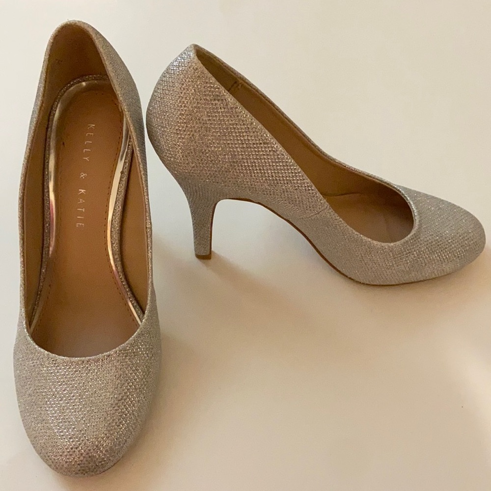 Kelly & Katie Silver Pumps